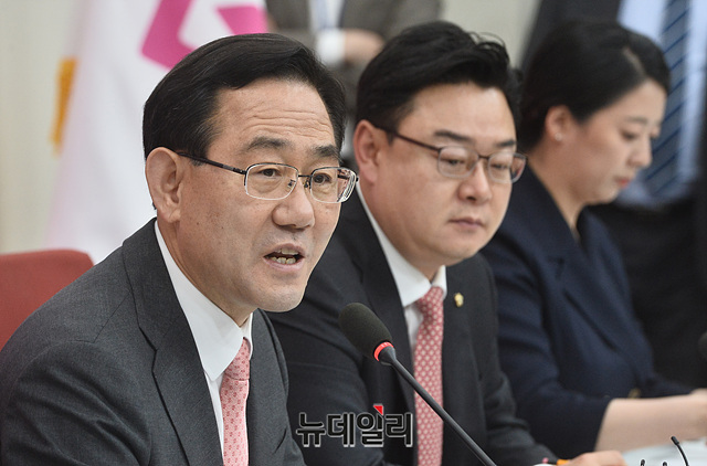 ▲ 주호영(사진) 미래통합당 원내대표는 2일 오후 2시 30분께 국회에서 기자간담회를 열고 '단독 개원'의 법적 근거가 없다고 강조했다. ⓒ박성원 기자