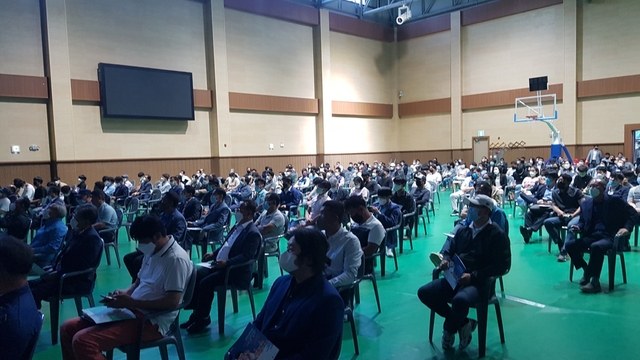 ▲ 공청회에 김충섭 김천시장, 김세운 김천시의회 의장, 서정희 김천시체육회장을 비롯한 300여명의 시민들이 참석해 뜨거운 관심을 보였다.ⓒ김천시