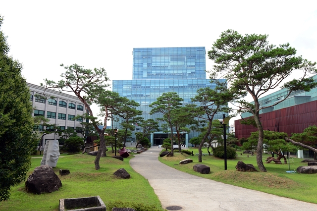 ▲ 대구보건대학교(총장 남성희)가 3일 교육부와 한국연구재단이 지원하는 ‘2019 전문대학혁신지원사업’ 연차평가에서 ‘A’등급을 받으며 최우수 대학으로 선정됐다.ⓒ대구보건대