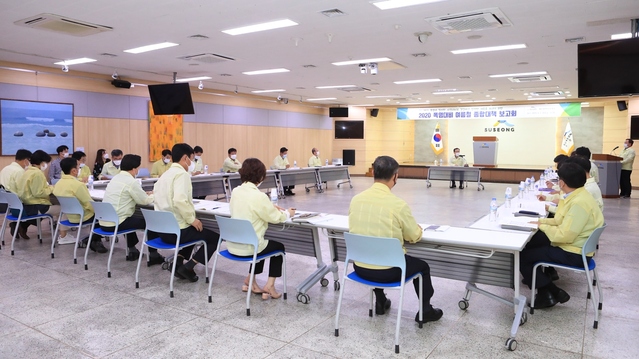 ▲ 수성구는 지난 2일 구청 대강당에서 폭염대비 여름철종합대책보고회를 개최하고 다양한 의견을 제시하고 있다.ⓒ수성구