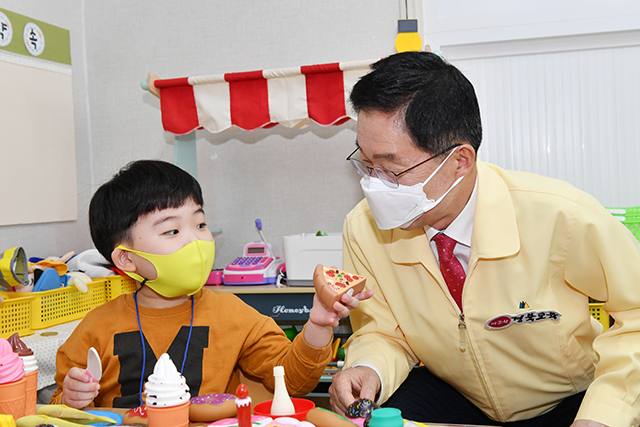 ▲ 경북교육창은 장닌김(교구) 소독기 구입비를 203개교, 1억4210만원을 지원한다.ⓒ경북교육청