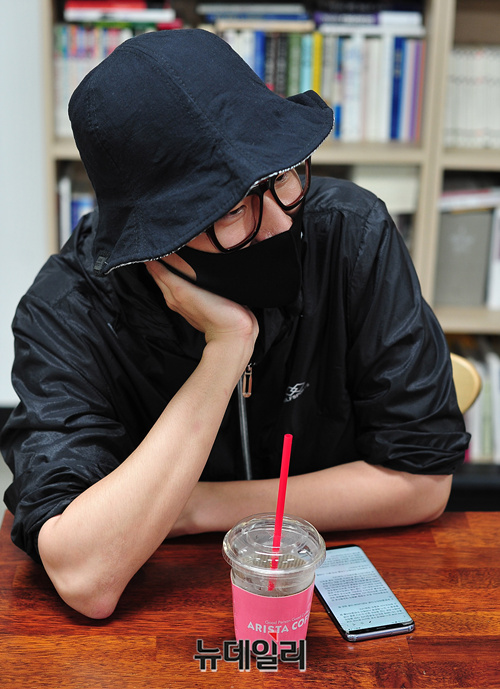 ▲ 필명 '집회중'. 24살의 대학생으로, 취업을 준비하고 있다고 했다.ⓒ정상윤 기자
