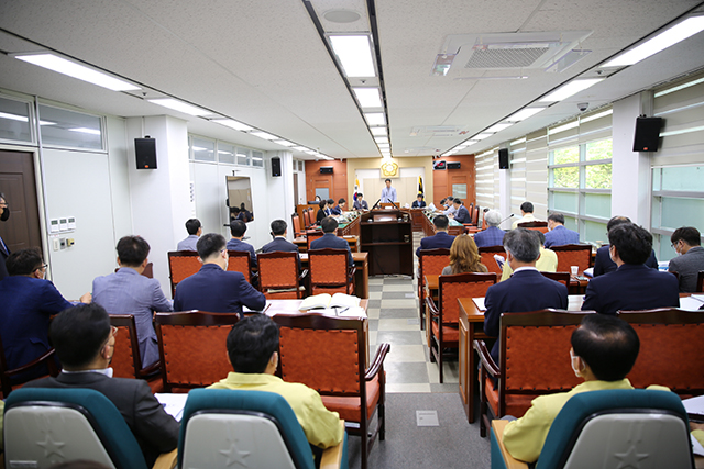 ▲ 봉화군의회는 조례 7건, 동의안 7건 및 2020년 제2회 추가경정예산안을 심의·의결하고 폐회했다.ⓒ봉화군