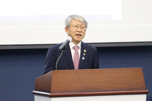 ▲ DGIST에서 개최된 지역경제 활력 제고를 위한 대구 현장 간담회에 참석한 최기영 과기부 장관이 인사말을 하고 있다.ⓒDGIST