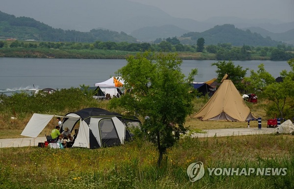 ▲ 캠핑을 즐기는 시민들ⓒ연합