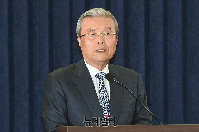 ▲ 김종인(사진) 미래통합당 비대위원장이 기본소득에 이어 전일 보육제 등 이슈를 꺼내들었다. ⓒ박성원 기자