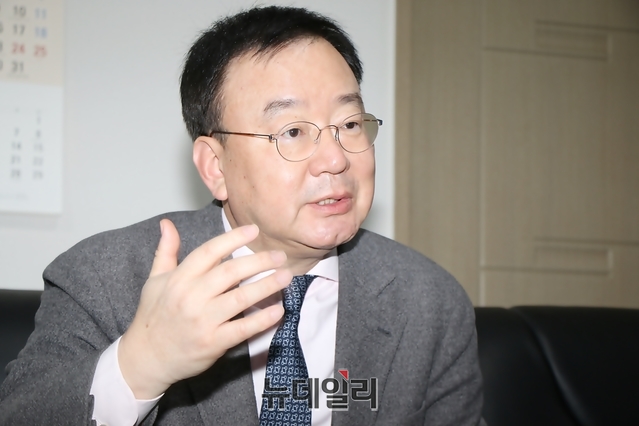 ▲ 강효상 전 국회의원(59세)이 한국고용복지연금연구원 이사장으로 취임했다.ⓒ뉴데일리