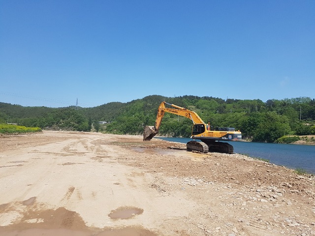 ▲ 영덕군은 우수기 대비 하상정비사업을 진행하고 있다.ⓒ영덕군