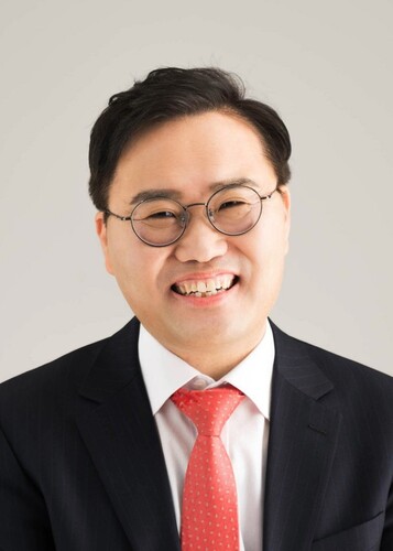 ▲ 홍석준 의원(미래통합당, 대구 달서구갑)은 혈액 수급 감소에 따라 수혈용 혈액 재고에 대한 대책마련이 필요하다며 혈액관리법 개정법률안을 대표 발의했다.ⓒ홍 의원실