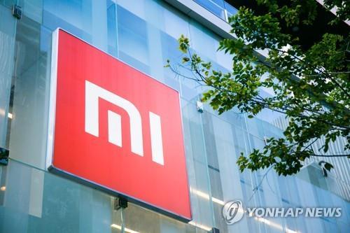 ▲ 도 세관 당국이 별다른 이유 없이 중국산 수입품의 하역을 금지하는것은 통관절차를 길게 하는 등 비관세장벽을 두텁게 세워 중국에 타격을 주겠다는 심산으로 풀이된다. 사진은 샤오미 매장 모습.ⓒ이매진차이나=연합뉴스