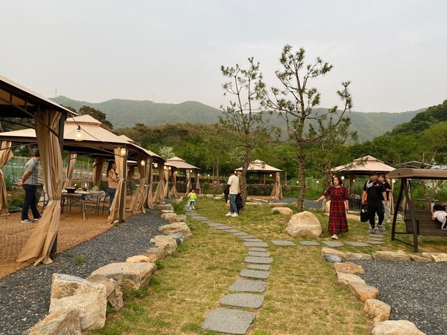 ▲ 친환경 양돈 체험장인 피그&스토리는 체험 프로그램 및 카페와 야외 바베큐장, 축산물판매장을 설치해 시민들이 가족, 친지들과 함께 이용할 수 있도록 운영하고 있다.ⓒ경산시