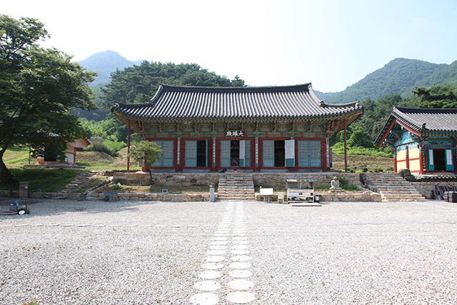 ▲ 봉화사 대웅전이 25일 국가지정문화재인 보물 제2068호로 지정됐다.ⓒ안동시