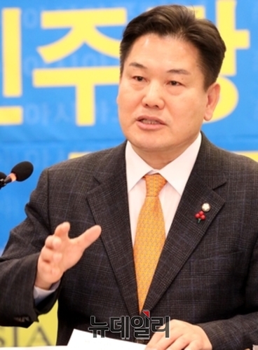 ▲ 더불어민주당 홍의락 전 의원이 26일 자신의 페이스북에 글을 올리고 대구시 경제부시장직 수락의사를 표했다.ⓒ뉴데일리