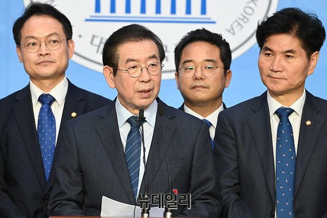 ▲ 서울시 산하 인권위원회가 최근 회의에서 박원순 서울시장이 지난 4월 제출한 '심야집회금지법 건의'를 철회하라고 요구했다. ⓒ뉴데일리 DB