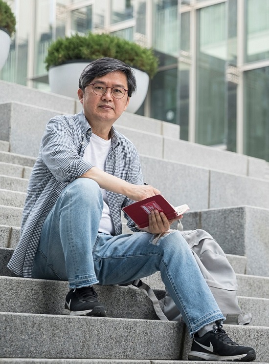 ▲ '천재 연구가'로 통하는 여행작가 조성관. ⓒ촬영=김동오