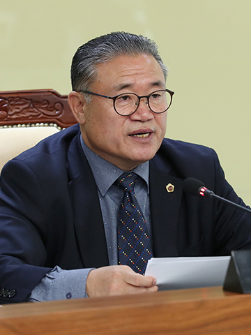 충남도의회 다수당인 더불어민주당 의원들이 후반기 의장 후보로 선출한 김명선 의원.ⓒ충남도의회