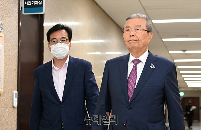 ▲ 김종인 미래통합당 비상대책위원장이 30일 오전 국회에서 열린 '국민보건부 신설을 위한 정책토론회'에 참석하고 있다.ⓒ박성원 기자