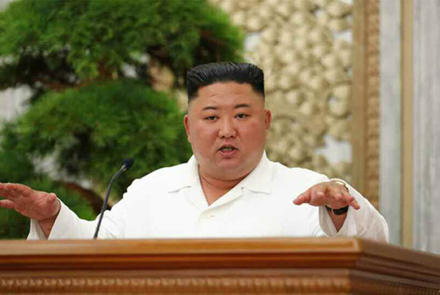 ▲ 지난 2일 평양 노동당 중앙청사에서 정치국 확대회의를 주재하는 김정은. ⓒ뉴시스. 무단전재 및 재배포 금지.