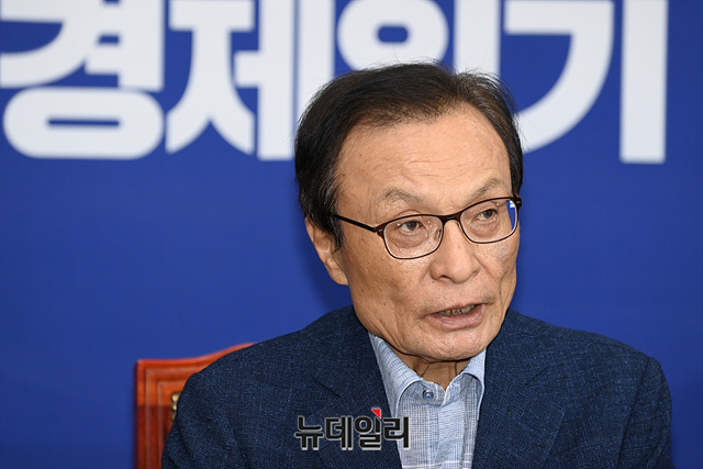 ▲ 이해찬 더불어민주당 대표가 3일 오전 국회에서 열린 최고위원회의에서 모두발언을 하고 있다. ⓒ박성원 기자