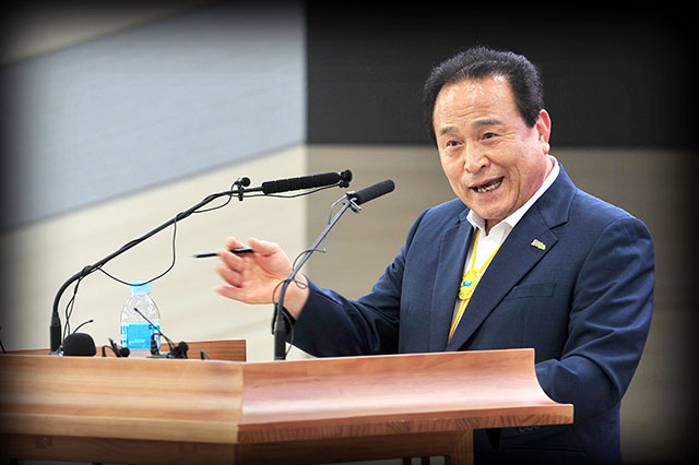 ▲ 김영만 군위군수가 기자회견을 통해 통합신공항 단독후보지 고수의 뜻을 밝혔다.ⓒ군위군