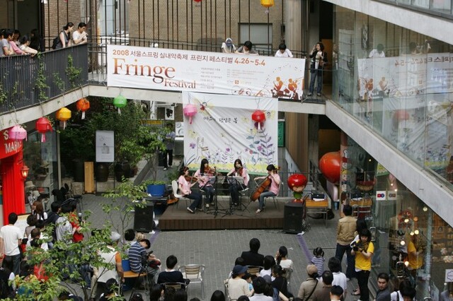 ▲ 인사동 쌈지길에서 열린 SSF 프린지 페스티벌.ⓒ서울스프링실내악축제집행위원회