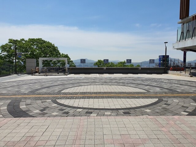 ▲ 2020년 SSF 프린지 페스티벌이 열릴 남산서울타워 1층 광장.ⓒ서울스프링실내악축제집행위원회