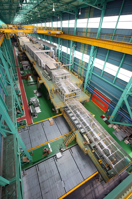 ▲ 동국제강 부산공장 컬러강판 라인 내부.ⓒ동국제강
