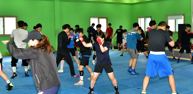 ▲ 한국체육대학교 복싱선수들이 훈련을 하고 있다.ⓒ경북문화관광공사