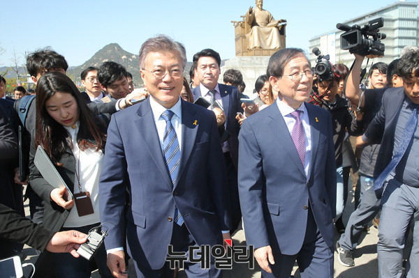 ▲ 문재인 대통령과 박원순 전 서울시장. ⓒ뉴데일리DB