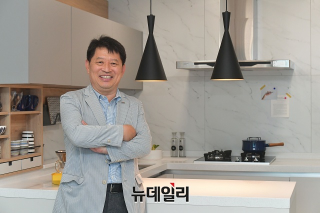 ▲ 지난 7일 한샘상암사옥에서 만난 안흥국 한샘 부사장. ⓒ권창회 기자