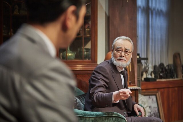 ▲ 연극 '라스트 세션' 공연 장면(남명렬, 이석준).ⓒ파크컴퍼니