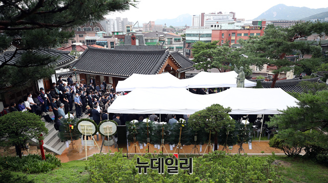 ▲ 19일 '건국대통령 우남 이승만 서거 55주기 추모식'이 열린 서울 종로구 이화장. ⓒ정상윤 기자