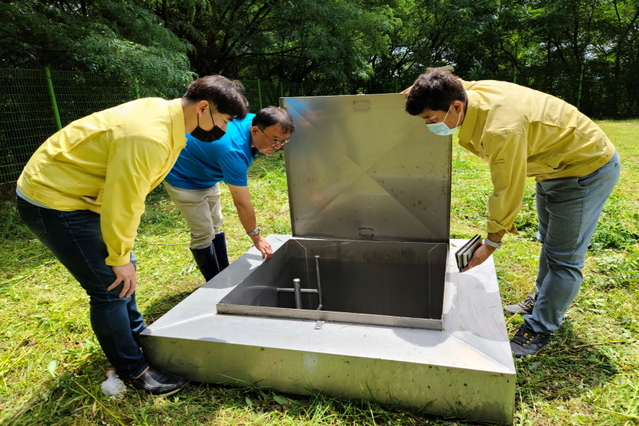 ▲ 군은 최근 일부 다른 지역에서 수돗물 유충(깔따구)이 발견되는 사례가 발생하자 군민들의 우려를 해소하고 안전한 수돗물 공급을 위해 4개 지방상수도 정수장 및 122개 소규모급수시설에 대한 특별 점검에 나선다.ⓒ예천군