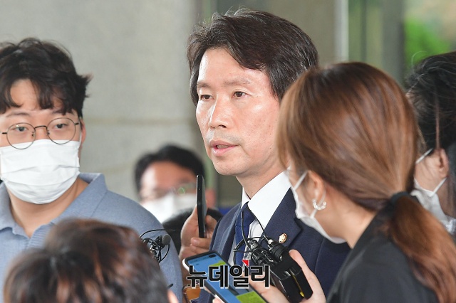 ▲ 이인영(사진) 통일부 장관 후보자의 국회 인사청문회 자료 제출 거부를 두고 