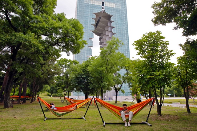 ▲ 경주타워 앞 해먹정원 전경.ⓒ경주엑스포