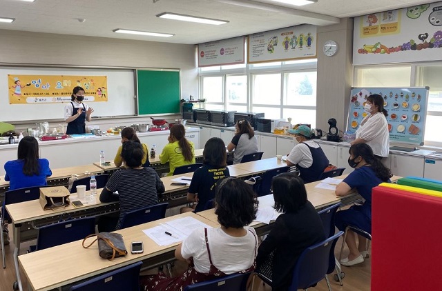 ▲ 위덕대는 울진군 어린이급식지원센터 엄마요리교실를 시행했다.ⓒ위덕대