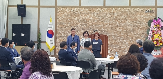 ▲ 고령군 쌍림면 새마을 남·녀지도자협의회는 지난 23일부터 24일까지 1박2일 동안 덕곡 예마을에서 쌍림면 새마을 남·녀지도자들과 관련 공무원 등 70명이 참석해 새마을지도자 역량강화를 위한 워크숍을 개최했다.ⓒ고령군