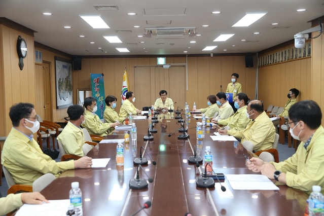 ▲ 청도군은 지난 23일 군청 제2회의실에서 ‘환경분야 군·읍·면 담당공무원 연찬회’를 개최했다.ⓒ청도군