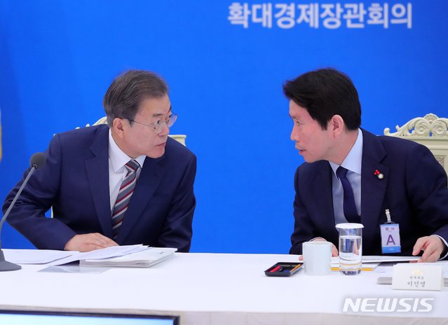 ▲ 문재인 대통령과 이인영 신임 통일부장관. ⓒ뉴시스