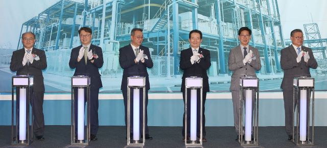 ▲ 세계 최초 부생수소연료전지 발전소 준공식이 28일 한화토탈 대산공장에서 양승조 충남지사와 정세균 국무총리 등 50여명이 참석한 가운데 있었다.ⓒ충남도