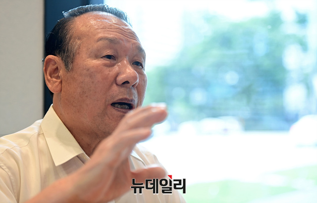 ▲ 이선교 현대사포럼 대표가 28일 뉴데일리와 인터뷰를 가지고 있다. ⓒ정상윤 기자