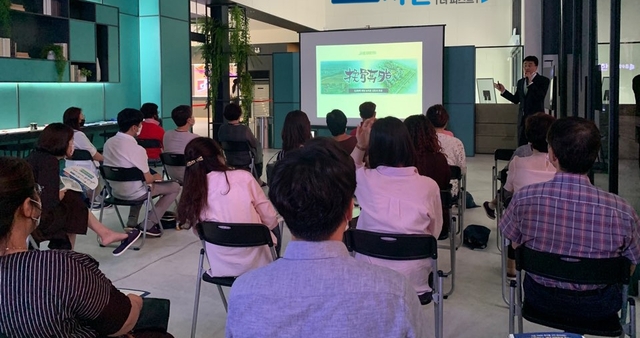 ▲ 더 많은 수요자들이 모델하우스를 직접 방문할 수 있도록 ㈜서한은 ‘서대구역 서한이다음 더퍼스트’의 8월 오픈을 앞두고 지난 7월 25일부터 사전 사업설명회 접수를 받고 있다.ⓒ서한