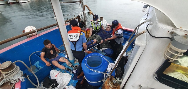 ▲ 영덕 축산항내 계류어선 취사중 가스폭발 사고가 발생했다.ⓒ울진해경