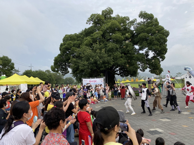 ▲ 지난 29일 성밖숲에서 ‘별빛나라의 앨리스’ 문화가 있는 날 행사가 진행됐다.ⓒ성주군