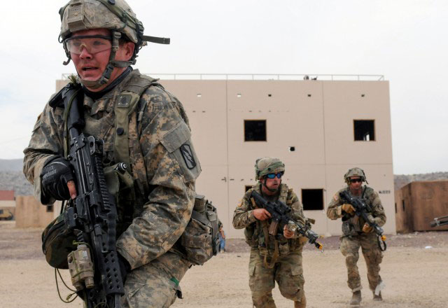 ▲ 가상전투훈련을 하고 있는 미시시피주 제155기갑여단전투단 장병들. 주방위군이다. ⓒ주방위군 공개사진.