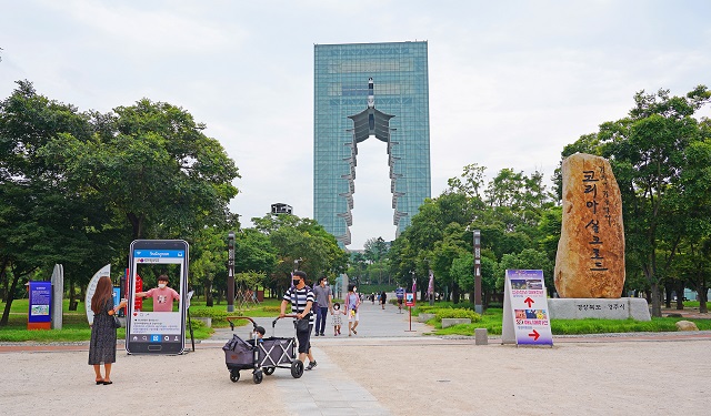 ▲ 휴가철을 맞은 관광객과 시민들이 지난 주말 경주엑스포공원으로 몰렸다.ⓒ경주엑스포