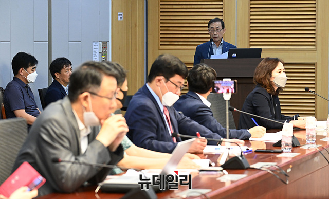 ▲ 사회정의를 바라는 전국교수모임(정교모)과 정경희 미래통합당 의원은 3일 오후 국회의원회관 제2세미나실에서 '누구를 위한 민주시민교육지원법인가?'라는 제목의 정책 토론회를 열었다. ⓒ박성원 기자