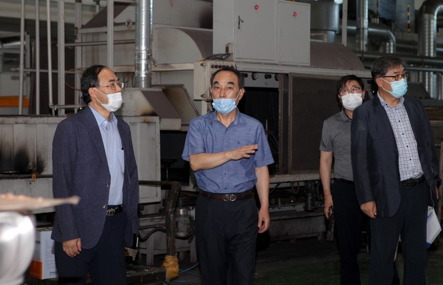 ▲ 최삼룡 청장(왼쪽)은 4일 오후 입주기업인 ㈜창보(대표 김정욱)을 방문해 중앙정부 혁신성장정책 지역 내 실현방안과 입주기업의 고충을 들었다.ⓒ대구경북경제자유구역청