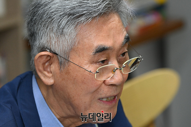 ▲ 염돈재 전 성균관대 국가전략정보원 원장. 노무현 정부에서 국정원 제1차장을 지냈다. ⓒ박성원 기자