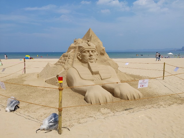 ▲ 이집트의 대표적인 유적지인 스핑크스 모래조각 작품.ⓒ포항시